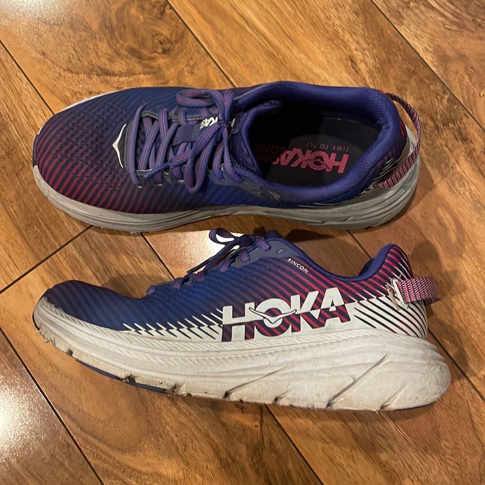 hoka rincon running shoes purple